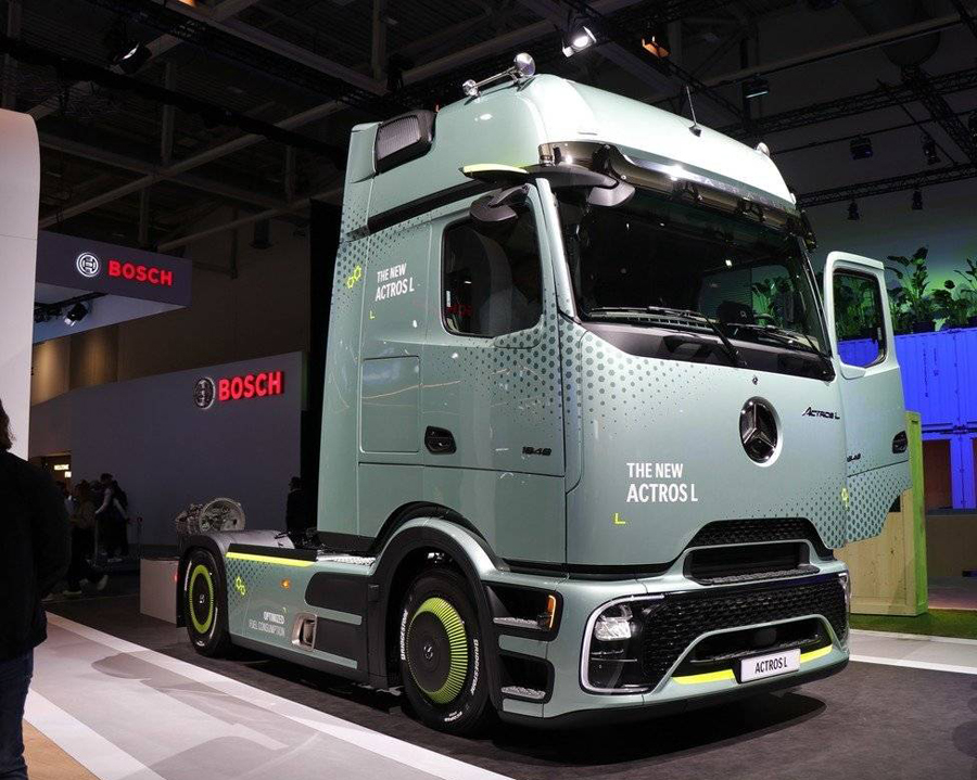 Milyen a Mercedes Benz teherautók kezelési teljesítménye?